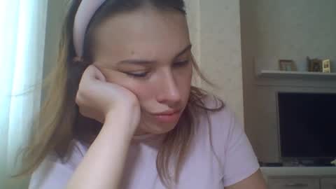 Jennifer online show from 09-26-25, 01:26