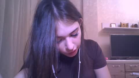 Jennifer online show from 11-05-25, 05:13