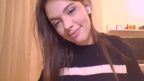 Jennifer online show from 12-04-25, 09:01