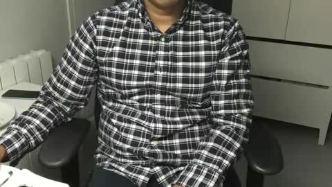 Snapshot of joeshades21 chatting on 02-13-25, 08:48 joeshades21 online show from 02-13-25, 08:48