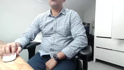 Snapshot of joeshades21 chatting on 02-20-25, 12:15 joeshades21 online show from 02-20-25, 12:15