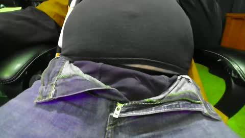 Snapshot of joeyballs123 chatting on 12-17-25, 09:10 joeyballs123 online show from 12-17-25, 09:10