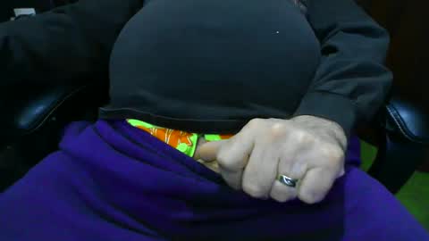 Snapshot of joeyballs123 chatting on 02-04-26, 05:41 joeyballs123 online show from 02-04-26, 05:41