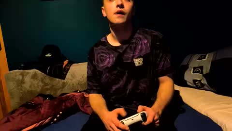 Snapshot of joffrey69v420 chatting on 11-10-25, 12:20 - Quantum - online show from 11-10-25, 12:20