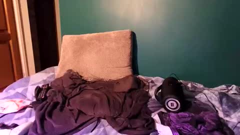 Snapshot of joffrey69v420 chatting on 11-25-25, 12:21 - Quantum - online show from 11-25-25, 12:21