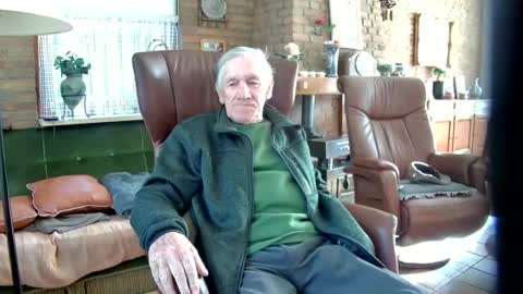 Snapshot of johan7_heet chatting on 12-08-24, 11:57 johan7 heet online show from 12-08-24, 11:57