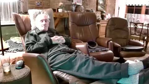 Snapshot of johan7_heet chatting on 03-04-25, 08:38 johan7 heet online show from 03-04-25, 08:38