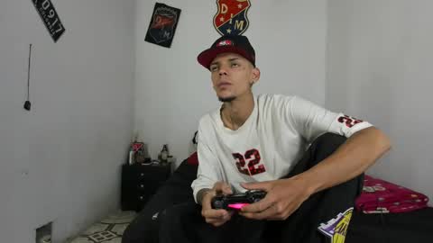 Snapshot of johan_and_antonella chatting on 01-15-25, 10:35 johan_and_antonella online show from 01-15-25, 10:35