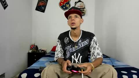 Snapshot of johan_and_antonella chatting on 01-21-25, 02:00 johan_and_antonella online show from 01-21-25, 02:00