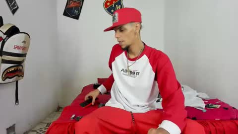 Snapshot of johan_and_antonella chatting on 02-17-25, 05:36 johan_and_antonella online show from 02-17-25, 05:36