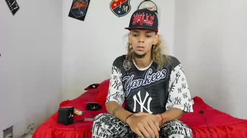 Snapshot of johan_and_antonella chatting on 02-27-25, 10:37 johan_and_antonella online show from 02-27-25, 10:37