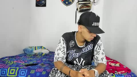 Snapshot of johan_and_antonella chatting on 09-11-25, 03:17 johan_and_antonella online show from 09-11-25, 03:17