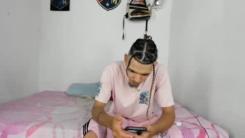 Snapshot of johan_and_antonella chatting on 09-19-25, 03:30 johan_and_antonella online show from 09-19-25, 03:30