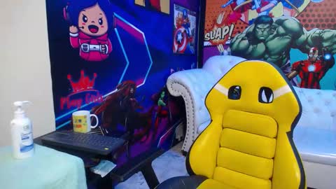 Snapshot of johan_kitten chatting on 09-30-25, 12:10 johan online show from 09-30-25, 12:10