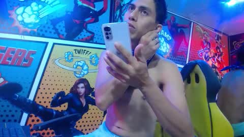 Snapshot of johan_kitten chatting on 10-06-25, 12:24 johan online show from 10-06-25, 12:24