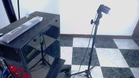 Snapshot of johan_kitten chatting on 10-08-25, 02:42 johan online show from 10-08-25, 02:42