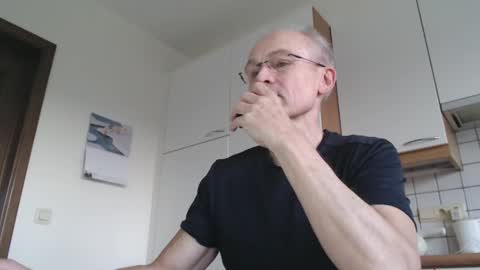 Snapshot of johanforu chatting on 12-28-24, 03:37 johanforu online show from 12-28-24, 03:37