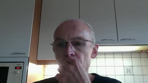 Snapshot of johanforu chatting on 11-01-25, 04:09 johanforu online show from 11-01-25, 04:09