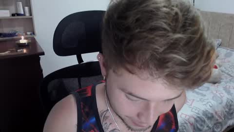 Snapshot of johanleonsweetboy chatting on 12-20-24, 04:42 JOHAN independient model online show from 12-20-24, 04:42