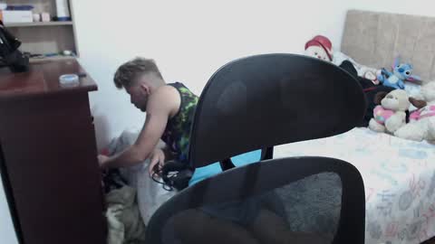 Snapshot of johanleonsweetboy chatting on 12-23-24, 03:29 JOHAN independient model online show from 12-23-24, 03:29