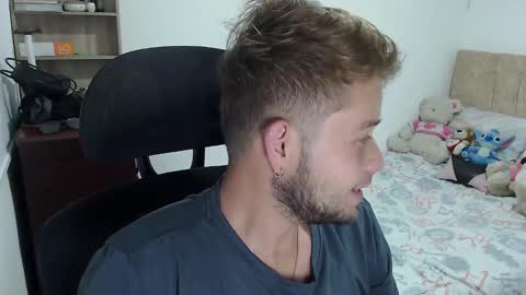 Snapshot of johanleonsweetboy chatting on 12-31-24, 06:37 JOHAN independient model online show from 12-31-24, 06:37