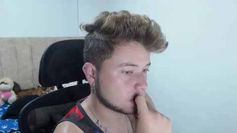 Snapshot of johanleonsweetboy chatting on 02-24-25, 03:12 JOHAN independient model online show from 02-24-25, 03:12