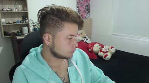 Snapshot of johanleonsweetboy chatting on 03-08-25, 01:03 JOHAN independient model online show from 03-08-25, 01:03