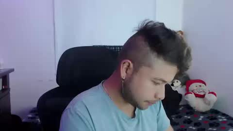 Snapshot of johanleonsweetboy chatting on 09-15-25, 03:01 JOHAN independient model online show from 09-15-25, 03:01