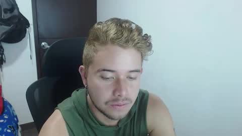 Snapshot of johanleonsweetboy chatting on 10-10-25, 03:11 JOHAN independient model online show from 10-10-25, 03:11