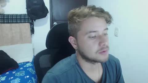 Snapshot of johanleonsweetboy chatting on 10-21-25, 04:51 JOHAN independient model online show from 10-21-25, 04:51