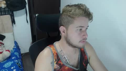 Snapshot of johanleonsweetboy chatting on 10-22-25, 12:27 JOHAN independient model online show from 10-22-25, 12:27