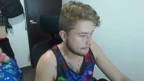 Snapshot of johanleonsweetboy chatting on 10-24-25, 02:46 JOHAN independient model online show from 10-24-25, 02:46