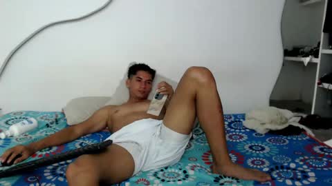 Snapshot of johanoro333 chatting on 03-08-26, 01:47 johanoro333 online show from 03-08-26, 01:47