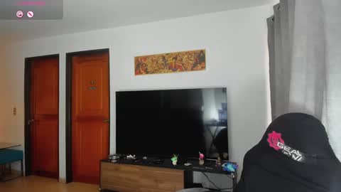 Snapshot of johatsu chatting on 12-12-24, 08:21 King - online show from 12-12-24, 08:21