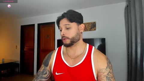 Snapshot of johatsu chatting on 01-01-25, 01:58 King - online show from 01-01-25, 01:58