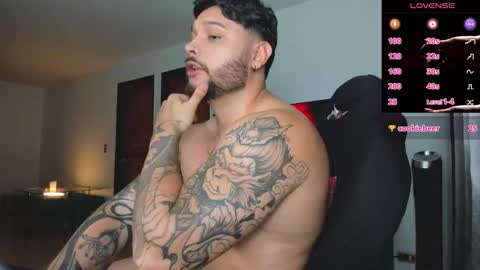 Snapshot of johatsu chatting on 10-11-25, 12:10 King - online show from 10-11-25, 12:10