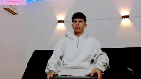 john_ssnow29 online show from 10-14-25, 11:11