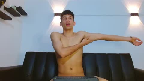 john_ssnow29 online show from 02-21-26, 08:37