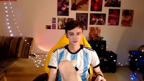 Snapshot of john_winx chatting on 06-28-26, 06:36 john_winx online show from 06-28-26, 06:36