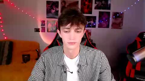 Snapshot of john_winx chatting on 07-02-26, 01:50 john_winx online show from 07-02-26, 01:50