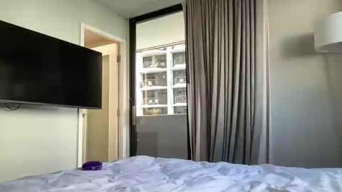 Snapshot of johnafterdark chatting on 12-11-24, 01:37 JAXX online show from 12-11-24, 01:37