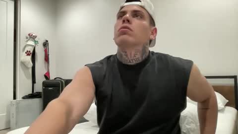 Snapshot of johnafterdark chatting on 12-22-24, 04:28 JAXX online show from 12-22-24, 04:28