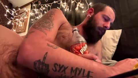 johnboii813 online show from 12-09-24, 07:39