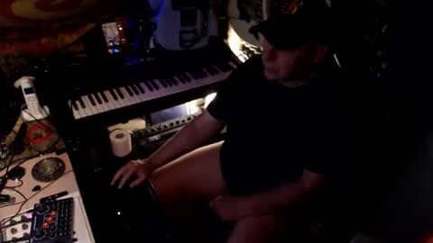 johnfeelgood004 online show from 04-16-26, 06:25