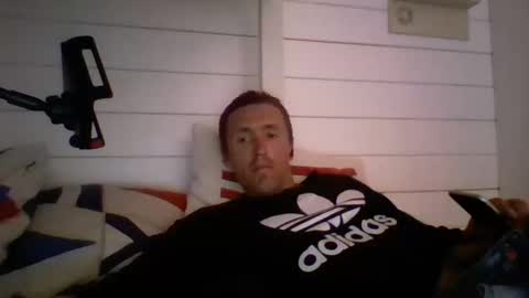 johngiaver3 online show from 05-11-26, 12:55