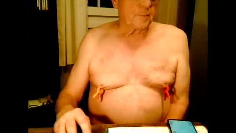 johnjohn6226 online show from 12-17-25, 04:35