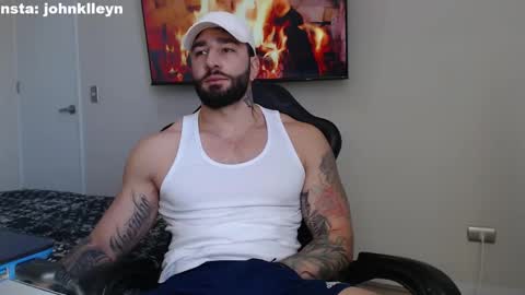 Snapshot of johnklleyn chatting on 10-25-25, 05:51 john online show from 10-25-25, 05:51