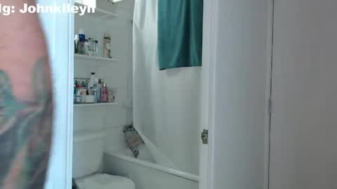 Snapshot of johnklleyn chatting on 04-02-26, 04:26 john online show from 04-02-26, 04:26