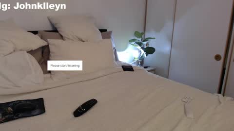 Snapshot of johnklleyn chatting on 04-10-26, 06:56 john online show from 04-10-26, 06:56