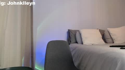 Snapshot of johnklleyn chatting on 04-14-26, 06:25 john online show from 04-14-26, 06:25